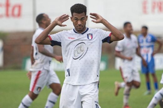 Dener fez o segundo gol do USAC