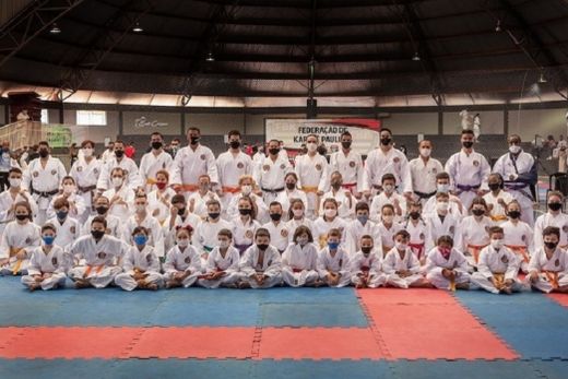A equipe Bushido Kai, de Matão. Em Gavião Peixoto foram conquistadas 11 medalhas de ouro, 12 de prata e nove de bronze