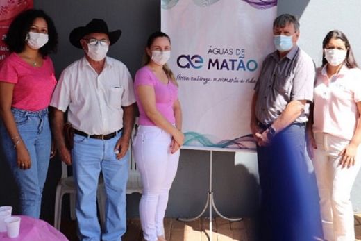 Camilla Souza (Águas de Matão), Luís Carlos Lott (subprefeito), Valdinéia Ap. Zanotto (enfermeira), prefeito Cido Ferrari e Ana Mondini (presidente da Câmara Municipal de Matão)