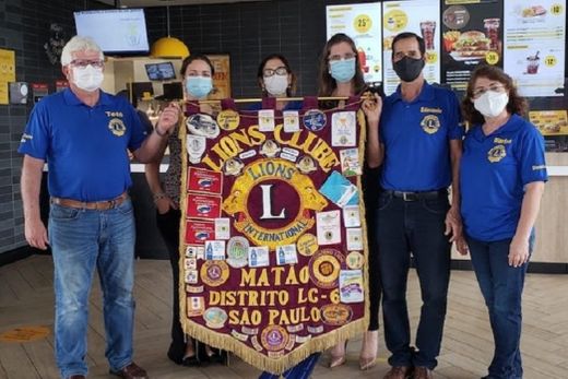 No McDonald's de Matão. Do total dos 750 tíquetes vendidos no dia 23, 400 foram vendidos antecipadamente pelos clubes de serviço