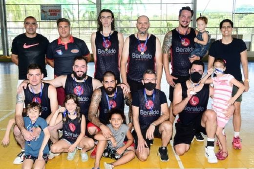 Beraldo Perfumaria. Equipe venceu a Unipress na final do torneio por 40x33