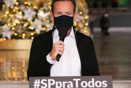 Doria desobriga uso de máscaras em locais abertos