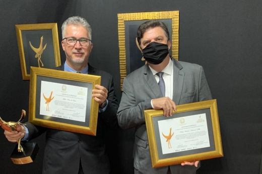 Hélio e Nelson. Vencedores no segmento de Meio Ambiente/Produção Acadêmica
