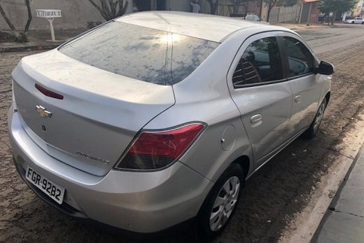Imagem do carro que foi roubado no posto