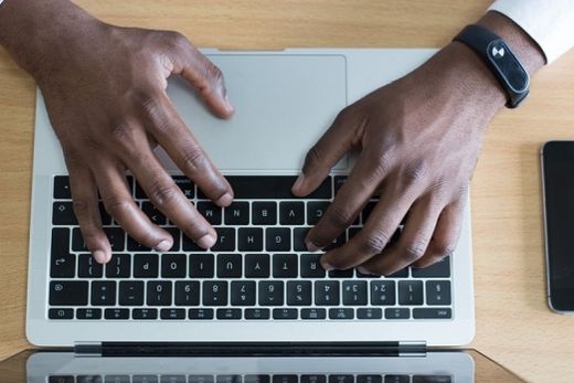 Pesquisa. Apenas 10% dos entrevistados negros (pretos+pardos) alegaram que estão faturando mais, enquanto 14% dos brancos tiveram essa percepção