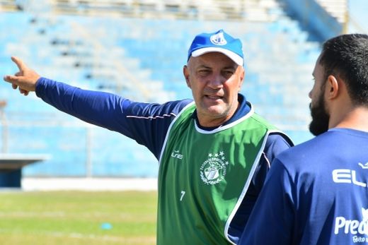 O técnico Marcos Campangnollo. Nos jogos-treinos contra duas equipes da Série A-2 e uma da A-1, nenhuma vitória da Matonense