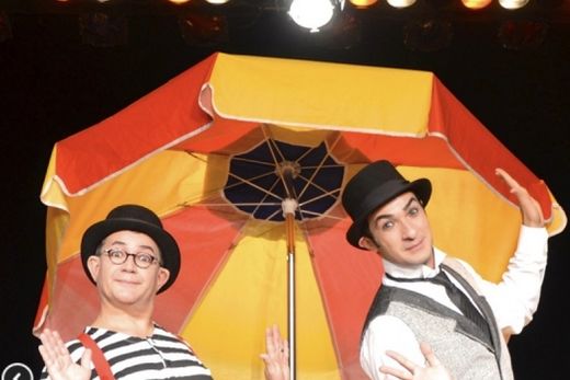 Cia Circo de Bonecos. Espetáculo busca divertir e estimular a imaginação com o teatro de objetos