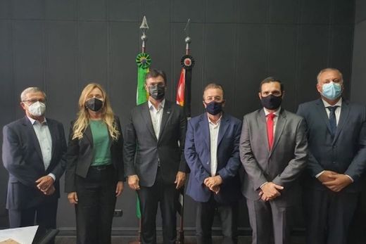 Em audiência. Roberto Cadioli, Denise Minelli, Rodrigo Garcia, Luiz Carlos Motta, Julio César e Alexandre Serafim, no dia 17