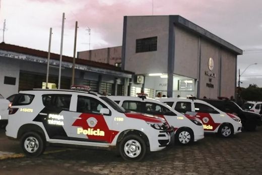 Assalto. Um dos criminosos foi preso no momento que saía da empresa