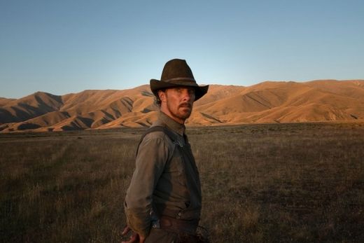 RESENHA: Ataque dos cães, um western sob nova medida