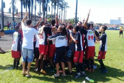 Escolinha de Fantik é outra vez campeã