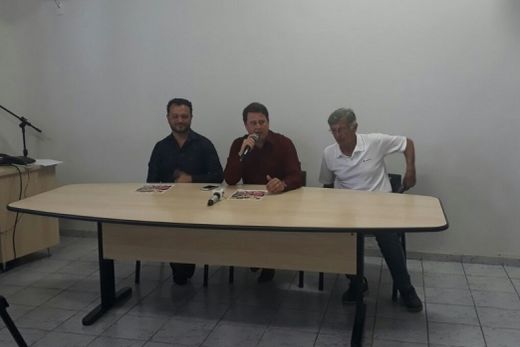 Coletiva de imprensa aconteceu no Gabinete da Prefeitura