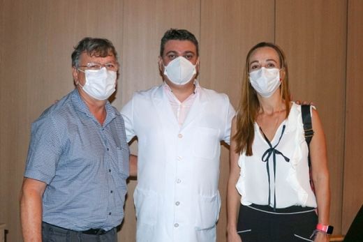 No Hospital de Amor. Prefeito Cido Ferrari e a enfermeira Marina Sevilhano Cechetto participaram de reunião