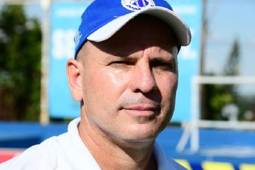 O novo treinador. Cléber Gaúcho foi campeão paulista da A-3 com o Velo Clube em 2020 e campeão goiano com o Anápolis em 2021