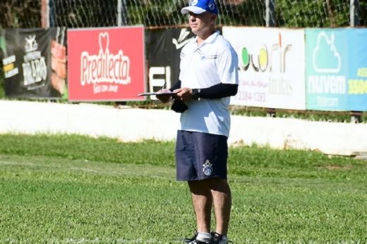 O técnico Cleber Gaúcho. Matonense está a dois pontos da zona de classificação e a dois da zona de rebaixamento