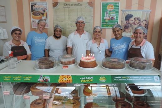 Equipe. Alessandra, Greice, Andréia, Epaminondas, Roseli, Júlia e a gerente Lídia, que trabalha na Casa de Bolos desde o início