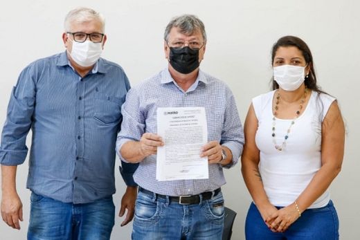 No Gabinete da Prefeitura. Ademir de Souza, Cido Ferrari e Ana Mondini