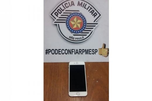 Homem é preso após furto de celular em loja