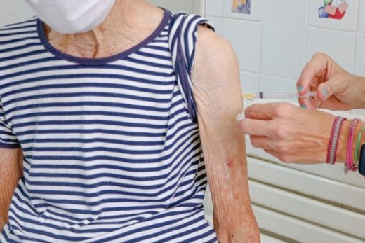 Vacinação. Para receber o imunizante basta ir a uma unidade referente ao bairro do morador e apresentar o cartão de vacinação