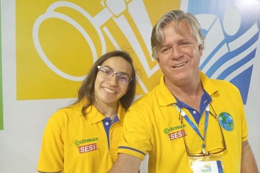 Verônica Tropardi com o coordenador Alemão. Atleta volta a competir para tentar o índice neste final de semana