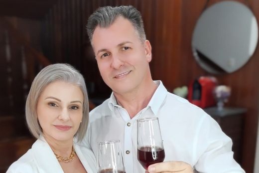 Ontox. Priscila Rinadi e Ricardo Pavan celebram o lançamento da primeira empresa de Matão especializada em harmonização facial avançada