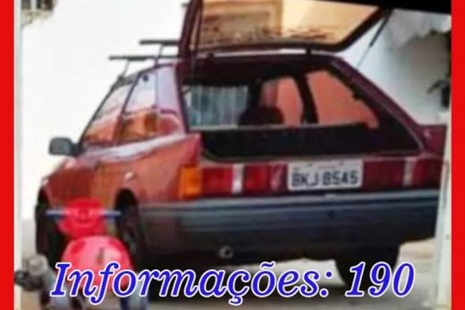 Diligência. Dentre os veículos procurados está o Ford Escort vermelho