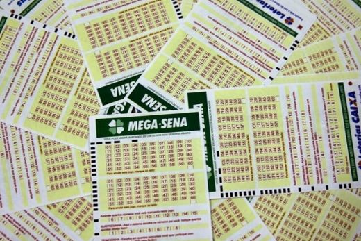 Mega-Sena. Aposta simples com 12 números foi feita na Lotérica Pé Quente