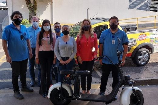 Scooter elétrica. Doação foi feita pela família Galli através do empresário Antonio Galli