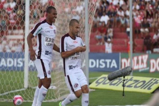 Ferroviária vence o Linense