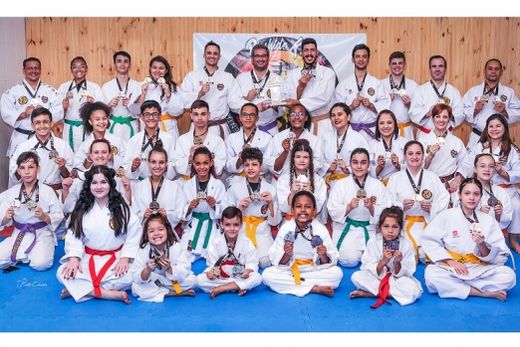 Bushido Kai Matão. No total, equipe classificou 19 karatecas para disputar o Campeonato Brasileiro