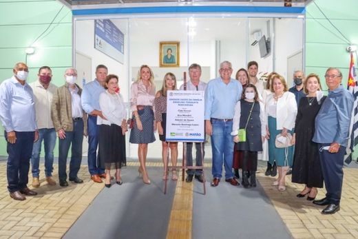 Solenidade. O ESF homenageia 'Angelina Torquato Marchesan', cujos familiares prestigiaram a inauguração junto ao prefeito Cido Ferrari, ao secretário Ademir de Souza e vereadores, no dia 24