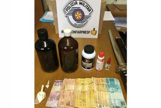 Homem é denunciado por possuir produtos de preparação de drogas