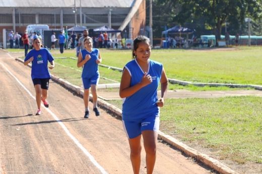 Atletismo. Provas aconteceram na pista do Conjunto Poliesportivo Laert José Tarallo Mendes