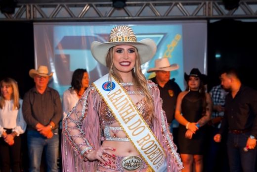 Rainha do Rodeio. Gabriela Veronez foi eleita no sábado (16)