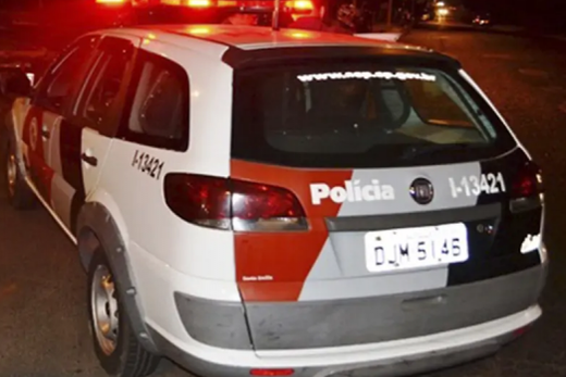 Assalto. Marido e mulher estavam indo para casa quando foram abordados