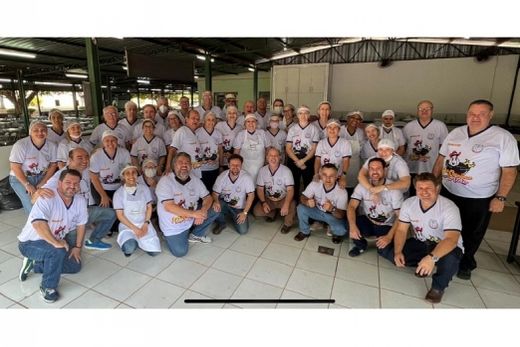 Integrantes da Loja Maçônica Terra da Saudade e Clube das Acácias. Trabalho voluntário primoroso na realização da 10ª 'Queima do Alho'