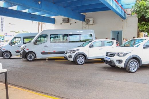 Modernização. Secretaria da Saúde recebeu duas vans e dois carros, além de kits individuais aos agentes de saúde que passam a atender a população com tablets e outros equipamentos