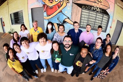 Na Apae-Matão. Cartilha com resumos e contatos referentes a serviços prestados a jovens por integrantes da 'Rede' e em outros setores municipais deverá ser elaborada