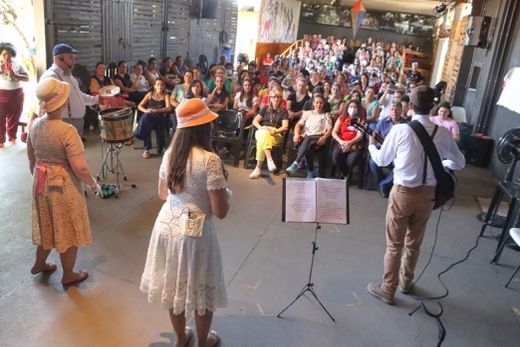 Na Casa Pipa. Vivências lúdicas e oficinas foram voltadas à formação em arte-educação