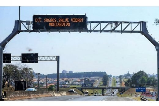 Incentivo. Concessionária divulga mensagem nos painéis eletrônicos das rodovias