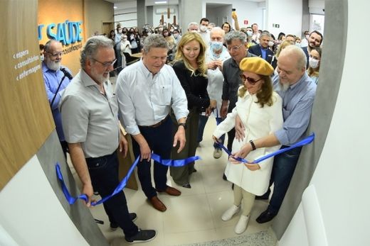 Puxando a fita. Neto Kfouri, João Carlos Marchesan, Denise Minelli, Cido Ferrari, Salete Kfouri e João Kfouri
