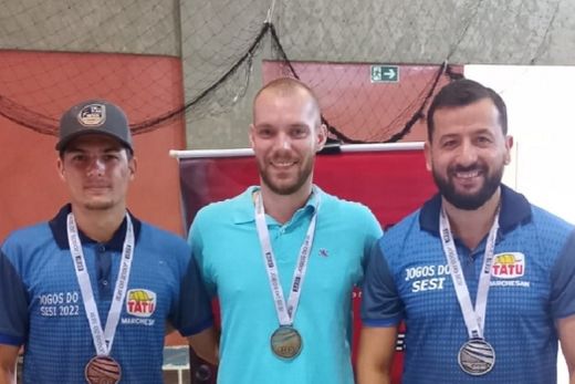 Ouro, prata e bronze. Rafael Damus Masselani entre Leonardo Saletti (3º colocado) e Fabiano Vidoto (2º colocado)