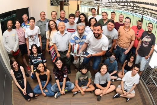 Na Sorema. Enxadristas, dirigentes da Sorema e pessoas inerentes ao esporte prestaram a homenagem a Mario Biava
