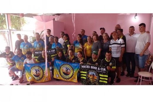 Arrecadação de leite. Ciclistas do grupo Bike em Ação e integrantes do Rotary Club Matão Terra da Saudade foram os protagonistas