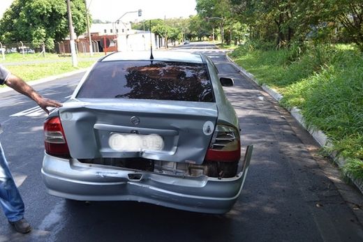 Acidentes. Vazamento de óleo teria provocado quedas de motociclistas e colisões entre veículos