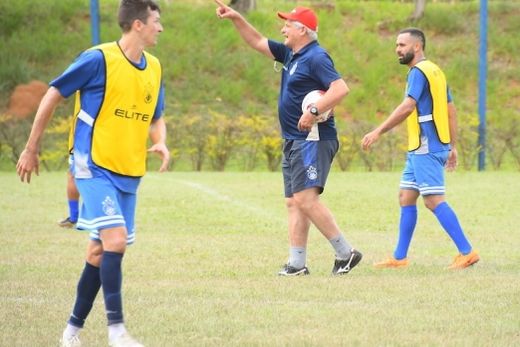 Fahel Júnior. Contra o Comercial, treinador pretende usar todos os jogadores para começar a formatar a equipe