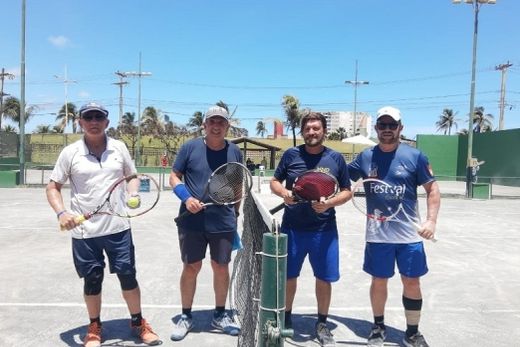 Torneio Brasileiro de Tênis para rotarianos. Competição contou com 46 tenistas de estados do Brasil, incluindo participantes convidados da Argentina e do Peru