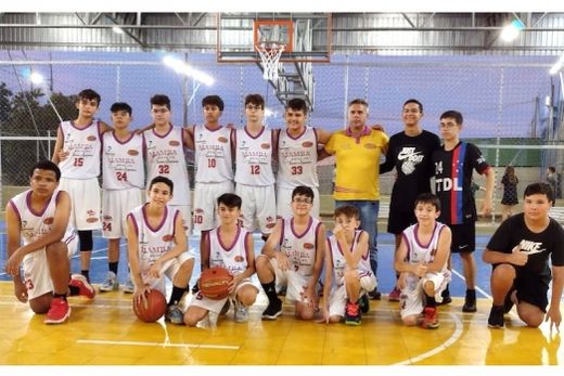 Sub-13. Depois da vitória emocionante contra Cravinhos, equipe jogará pelo título contra o time do Colégio 'Bassano Vaccarini'