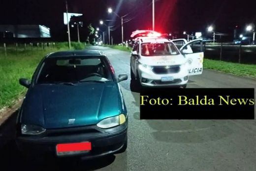 Assalto. is criminosos foram abordados com o carro roubado e presos em flagrante