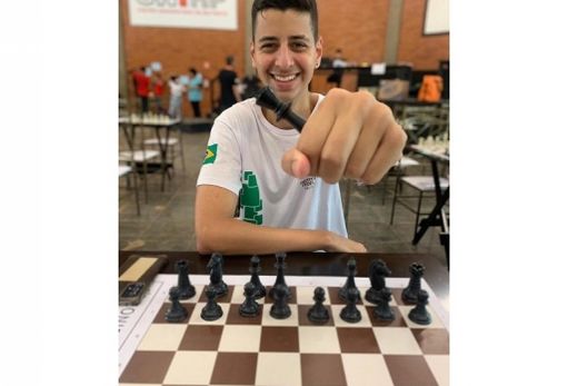 Alberto Bonvini. Aluno do IFSP-Matão conquistou o vice-campeonato invicto, empatado com o campeão e o terceiro colocado com 5,5 pontos de 6 possíveis